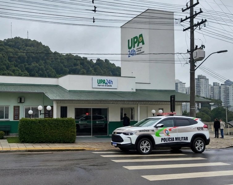Homem é preso por descumprir medida protetiva e mulher por desacato na UPA