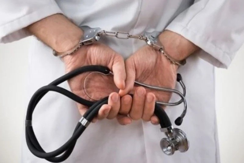 Médico é condenado por crimes sexuais contra pacientes em Catanduvas