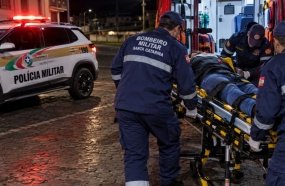 Homem leva tombo ao tentar fugir da PM após descumprir medida protetiva