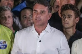 Flávio Bolsonaro tem passaportes cancelados por descumprir ordem do STF
