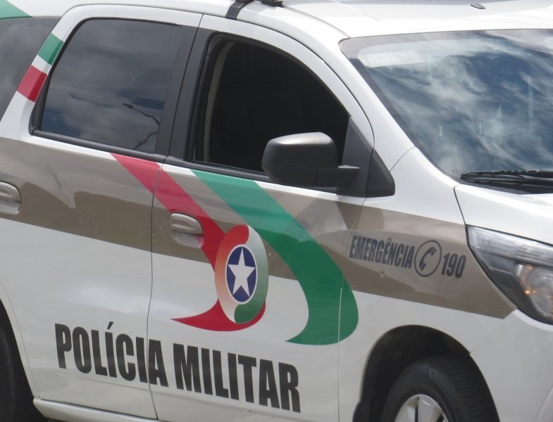 Mulher acaba presa após furtar chapinhas de cabelo em loja
