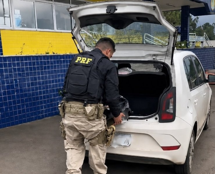Motorista de aplicativo é preso com 58 kg de maconha em Água Doce