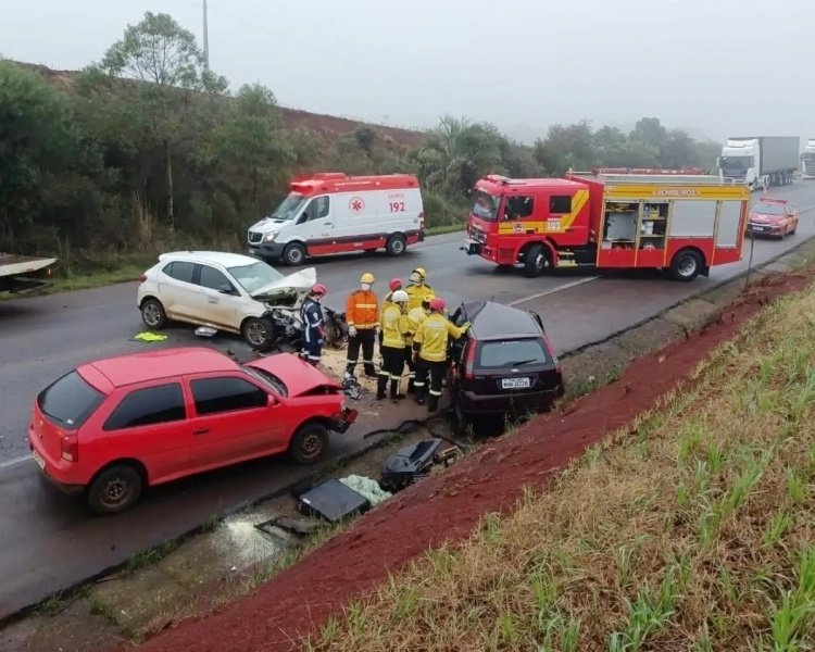 Idoso morre em colisão envolvendo três veículos na BR-470