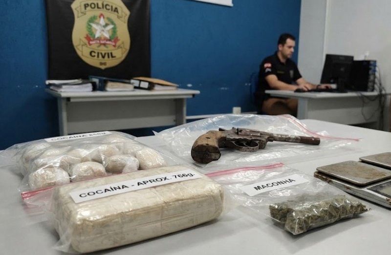 Polícia Civil apreende quase 1kg de cocaína após estourar ponto de drogas em Joaçaba