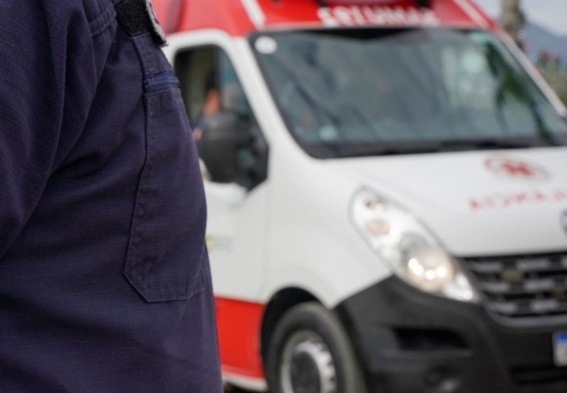 Policial militar fica ferido ao conter homem que ameaçava companheira com facão