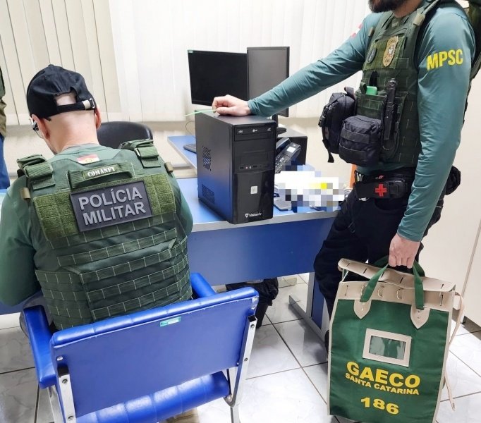 Operação apura uso indevido de cargos públicos para obtenção de vantagens particulares 