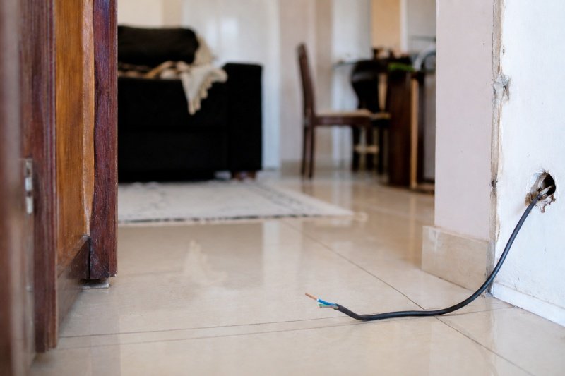 Mulher é encontrada morta em casa com suspeita de choque elétrico
