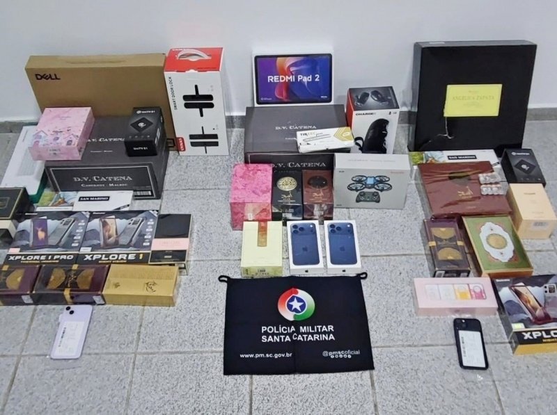 Polícia Militar apreende mercadorias do Paraguai durante abordagem em Herval d’Oeste
