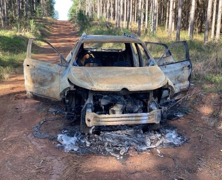 Picape furtada em Ibiam é encontrada incendiada no interior de Campos Novos