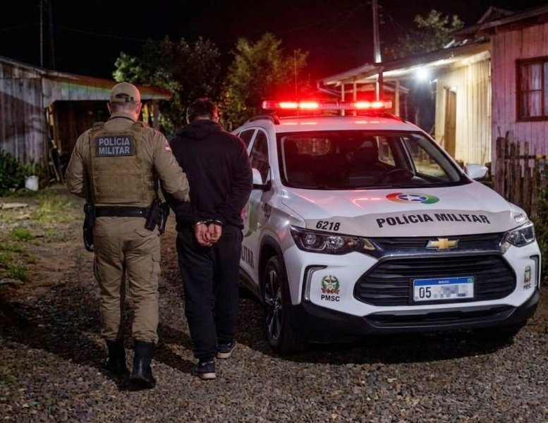 Homem é preso por matar vizinho a facadas após desavença no Meio-Oeste