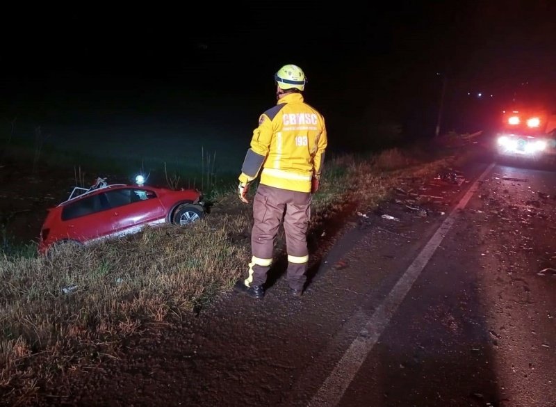 Motorista morre preso às ferragens após colisão frontal com ônibus na SC-480