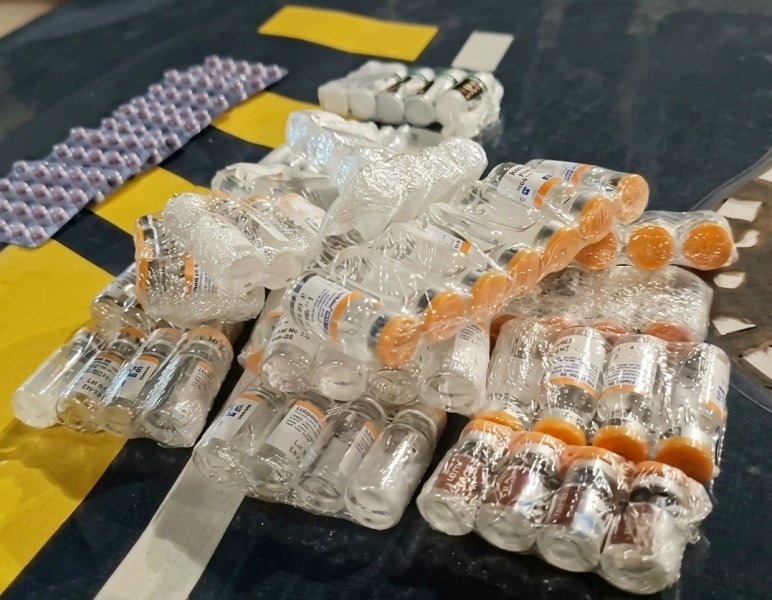 PRF apreende medicamentos e anabolizantes paraguaios na BR-282