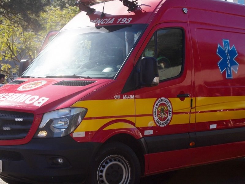 Homem é socorrido após trator passar por cima de seu corpo em Capinzal