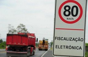 Bolsonaro cancela instalação de 8 mil radares em estradas do país