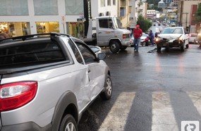 Colisão entre veículos deixa homem ferido em Joaçaba
