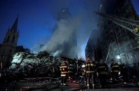 Prédio desaba após incêndio no centro de São Paulo