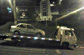 Condutor sem habilitação se envolve em acidente