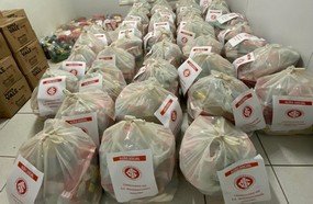 Consulado do Internacional doa 40 cestas básicas