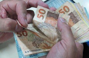 Salário mínimo para 2021 ficará em R$ 1.067