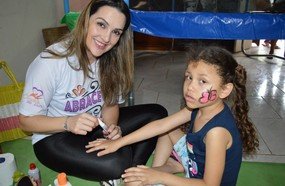 Vila Cachoeirinha recebe ação da ONG Dindos do Bem