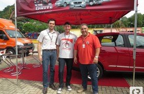 Carboni realiza ação solidária na Praça de Herval d´Oeste