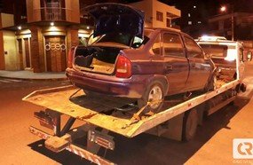 Adolescente bate carro após tentar fugir da Polícia Militar