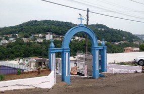 Cemitério de Herval d´Oeste recebe melhorias para o Dia de Finados