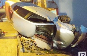 Veículo atropela mulher após desandar no centro de Herval
