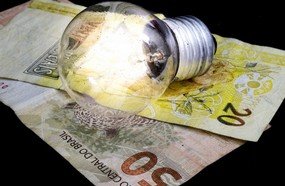 Conta de luz pode ter aumento de 2,42% em 2020