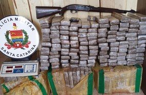 PM apreende mais de 150 kg de maconha em Irani