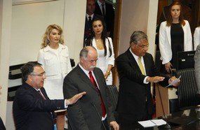 Empossado: Colombo diz que vai quebrar paradigma das reeleições