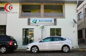 Elemento armado com uma faca assalta Sicoob de Erval Velho