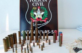 Polícia encontra munições de calibre restrito em cofre de suspeito