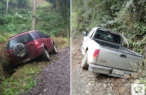 Dois veículos caem em vala no bairro Menino Deus