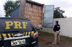 Motorista é preso após saltar de caminhão carregado de cigarros