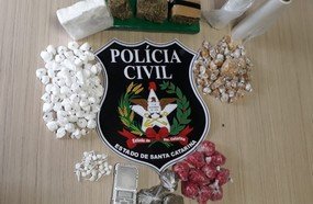 Polícia Civil prende quatro por tráfico de drogas em Joaçaba