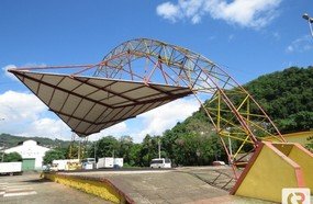 Vereador demonstra preocupação com a asa delta da praça