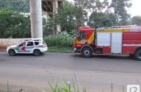 Bombeiros salvam homem que pulou da ponte em Herval d´Oeste