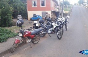 Polícia Militar flagra jovem conduzindo moto embriagado