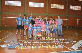 Prefeitura repassa materiais para a Associação de Badminton