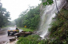 PRF constata alagamentos e queda de barreiras na BR-153