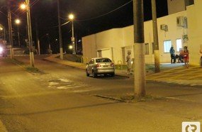 Local proibido: motorista estaciona veículo em frente a UPA