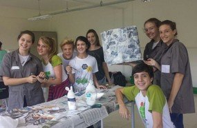 Construção de puffs ecológicos aproxima alunos da experiência do mercado