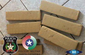 Operação prende cinco pessoas e apreende 8 kg de maconha