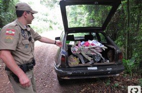 Polícia Militar encontra moto furtada escondida na barranca do rio
