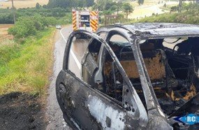 Veículo é destruído por incêndio entre Capinzal e Zortéa