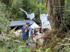 Mulher morre após carreta tombar em ribanceira na SC-350