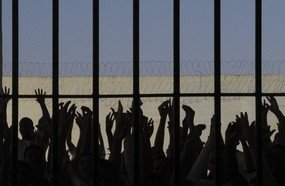 Bolsonaro quer rever valor do auxílio-reclusão