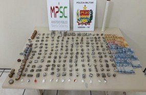 Polícia Militar estoura ponto de venda de drogas em Videira