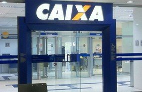 Agências da Caixa abrem mais cedo para pagamento do auxílio